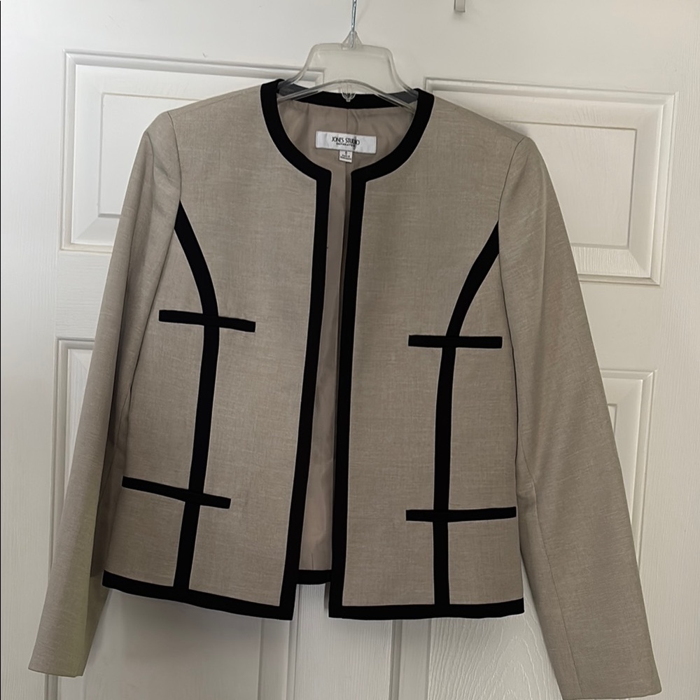 Chic Beige and Black Women's Jacket